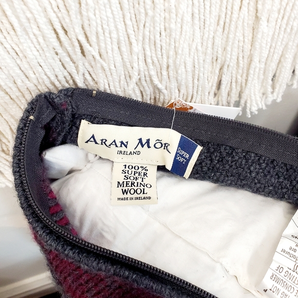 2 Pc ARAN MOR Ireland Decorative Throw Pillow 100% Merino Wool Charcoal Burgundy - Picture 8 of 13